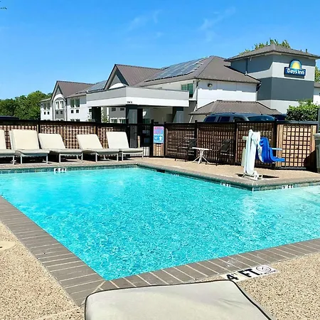 Days Inn By Wyndham Arlington